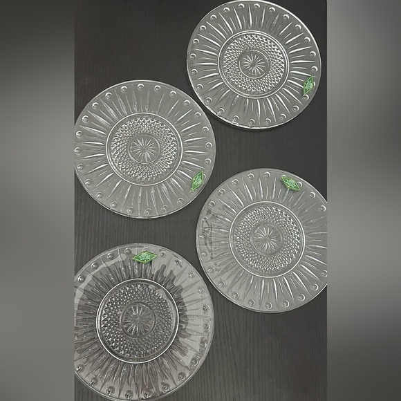 Shannon by Godinger 24% Lead Crystal Sutton Place Dessert Plates (4) - Picture 3 of 14